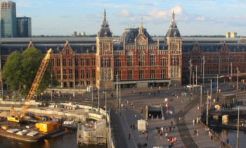 Obraz podglądu z kamery internetowej Amsterdam - central train station